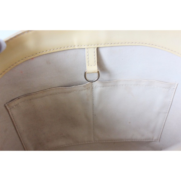 Louis Vuitton Vernis Avalon MM Handbag in Blanc Corail - Picture 12 of 16